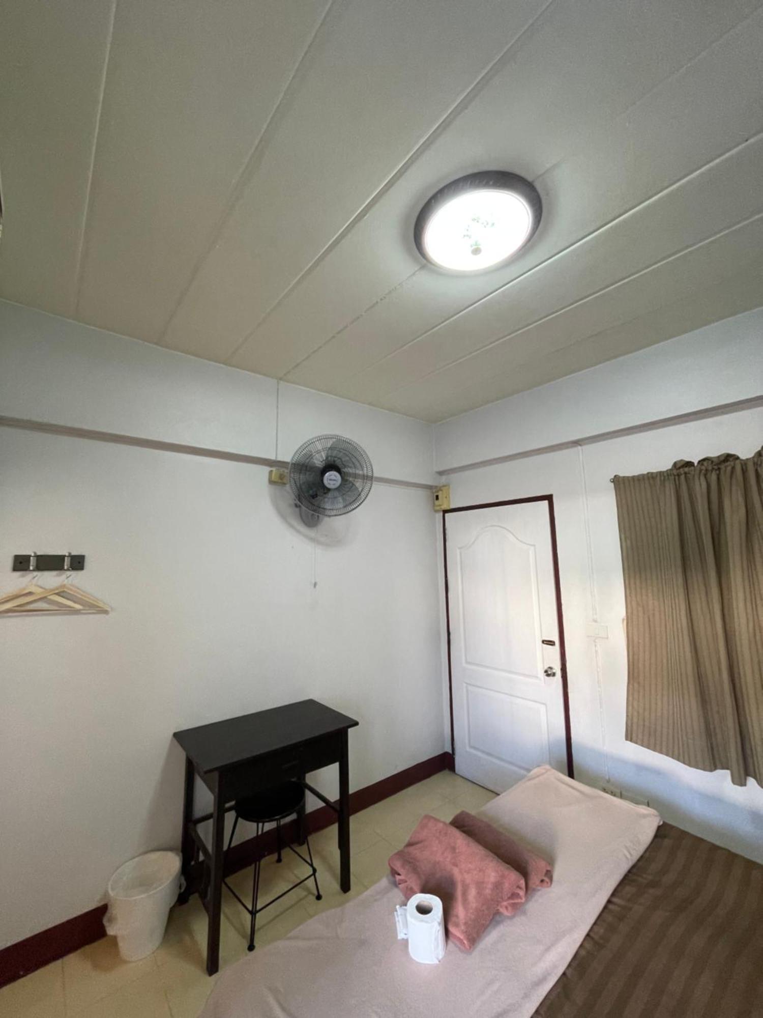 Jj Guesthouse Chiang Mai Bagian luar foto