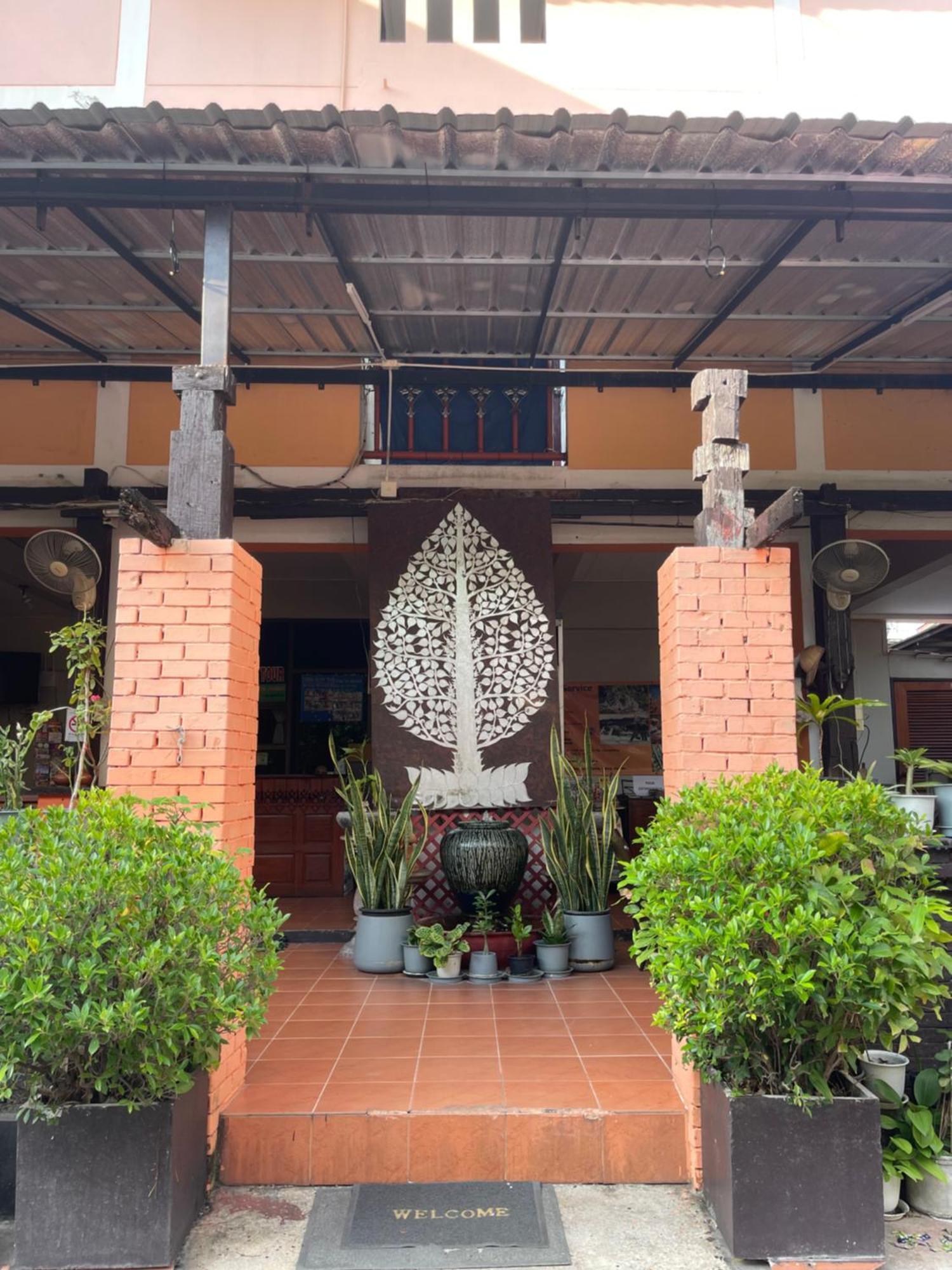 Jj Guesthouse Chiang Mai Bagian luar foto