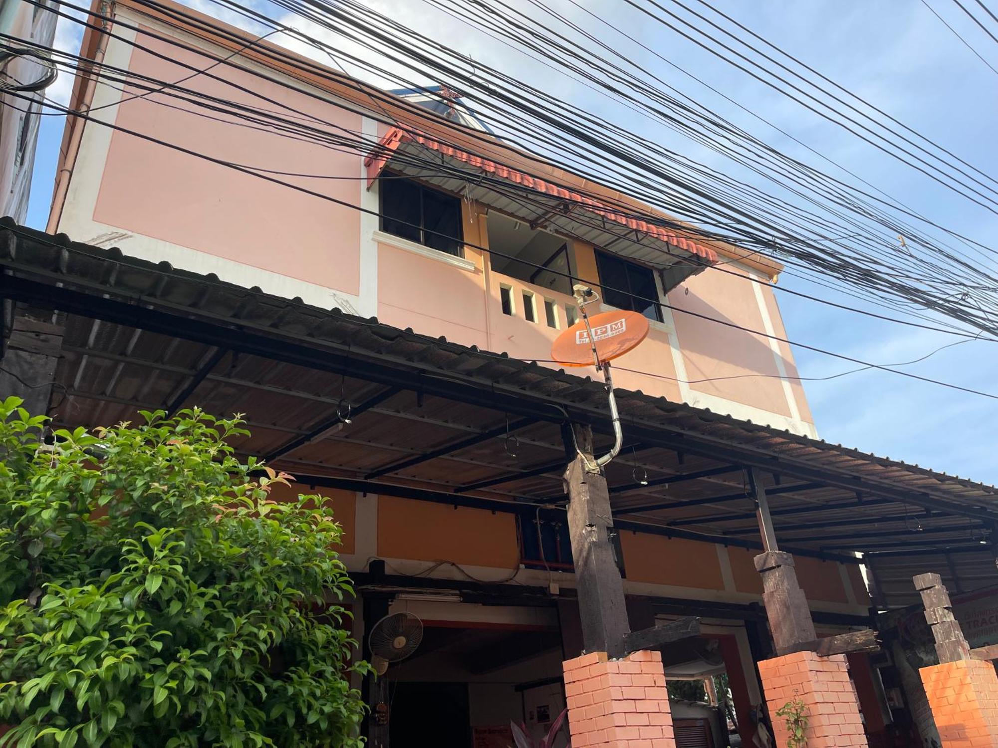 Jj Guesthouse Chiang Mai Bagian luar foto