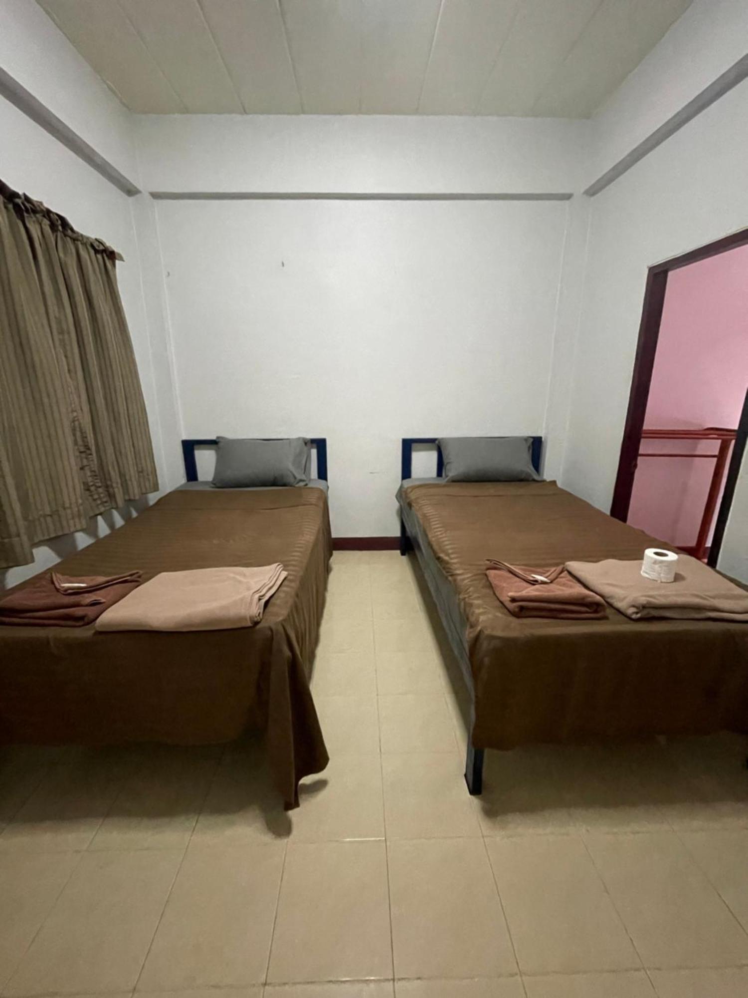 Jj Guesthouse Chiang Mai Bagian luar foto