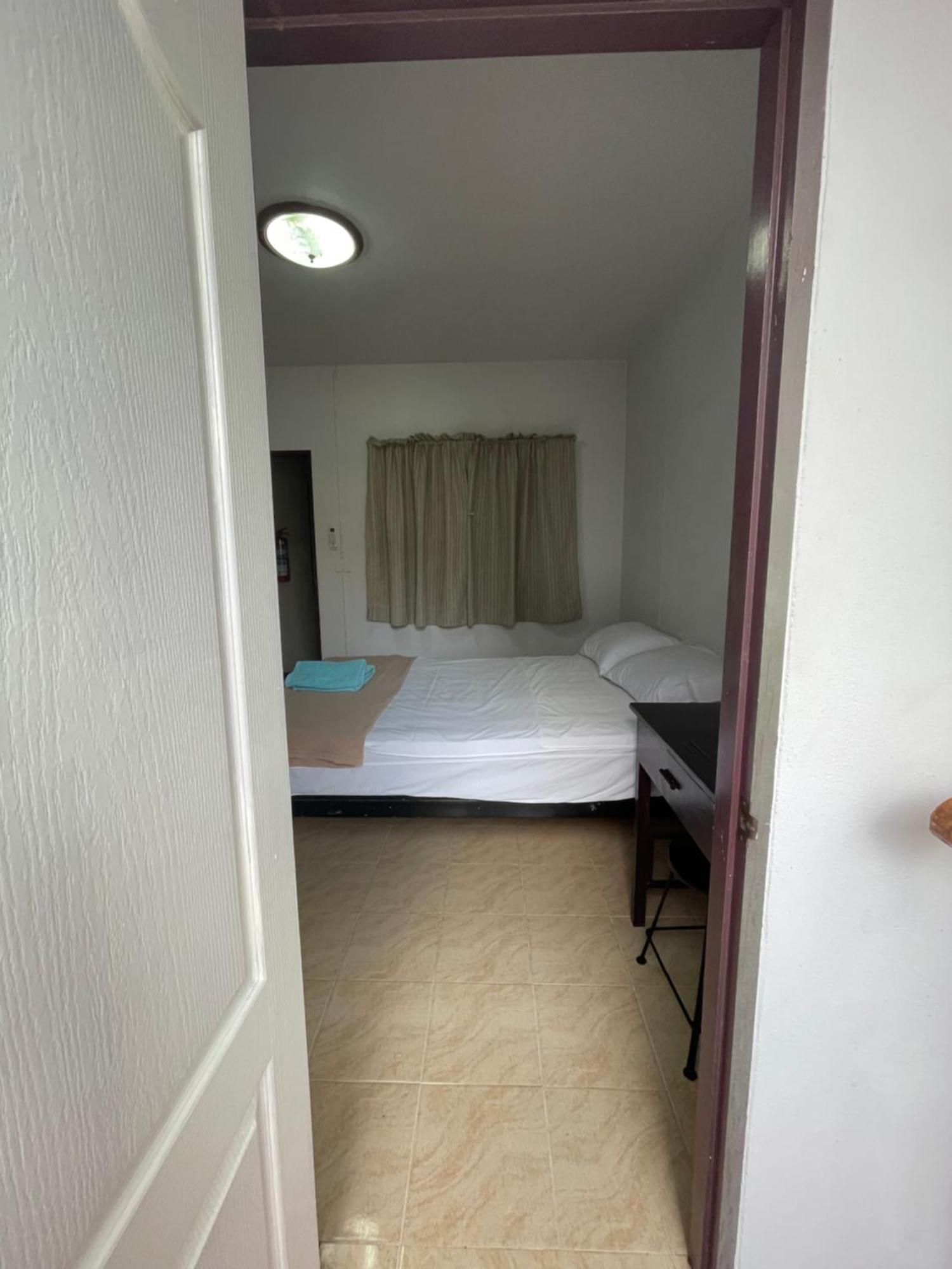 Jj Guesthouse Chiang Mai Bagian luar foto