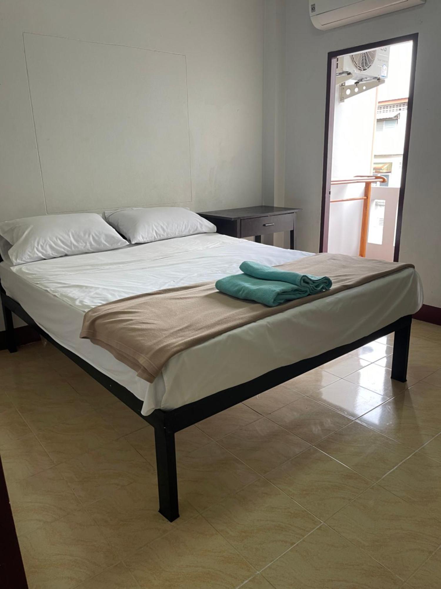 Jj Guesthouse Chiang Mai Bagian luar foto
