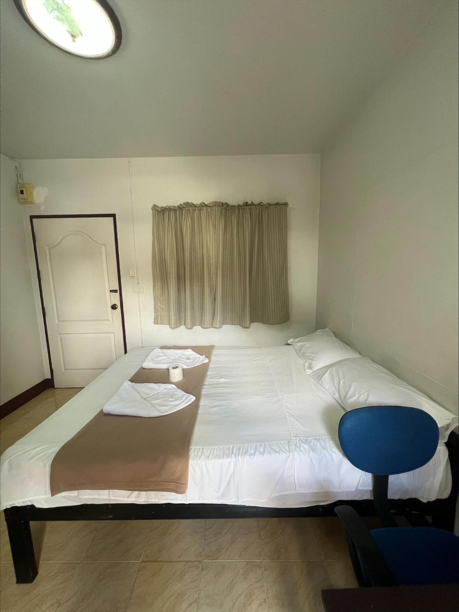 Jj Guesthouse Chiang Mai Bagian luar foto