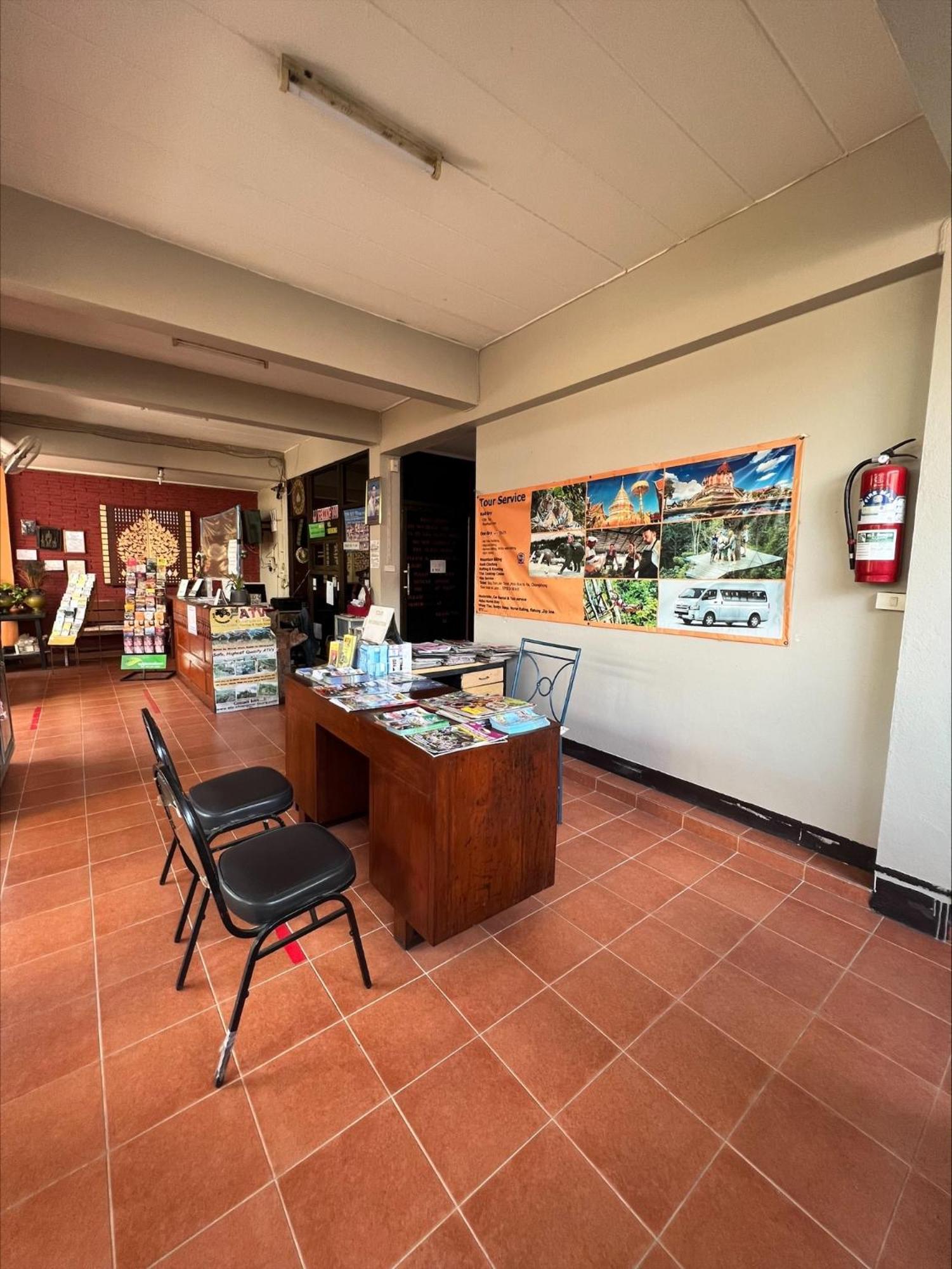 Jj Guesthouse Chiang Mai Bagian luar foto